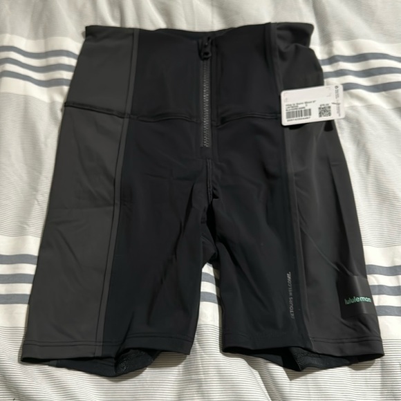 Lululemon hike to swim short 6” NWT size 2 - Picture 1 of 6